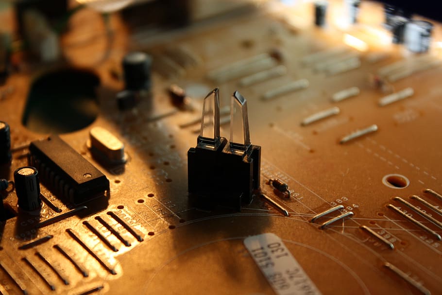 circuit-board-microprocessor-capacitor-electronics